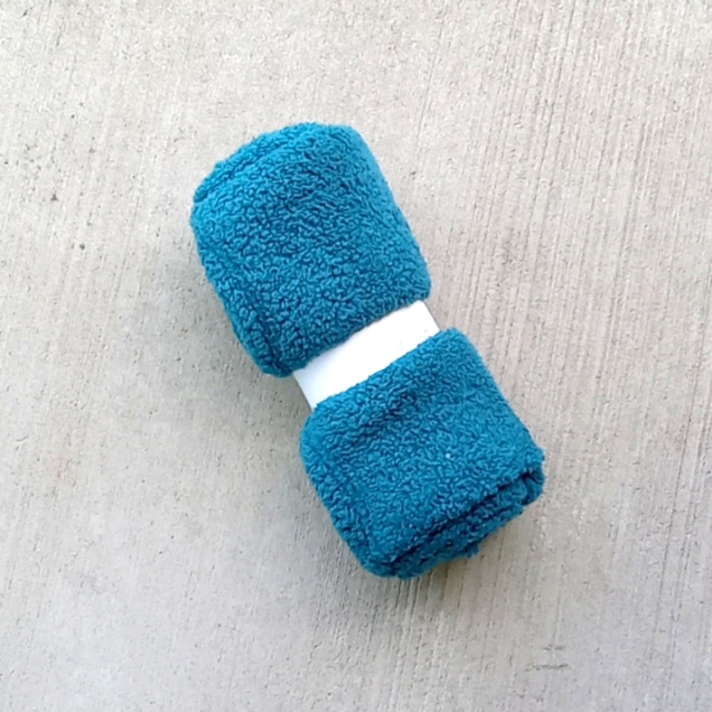 Green sherpa throw blanket 40x60